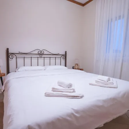 Semesterbostad Rustic House Sarakinoi