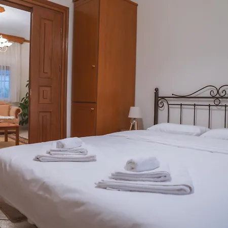 Rustic House Semesterbostad Sarakinoi